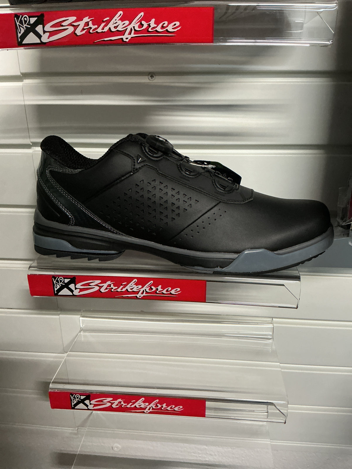 Black boa Strikeforce