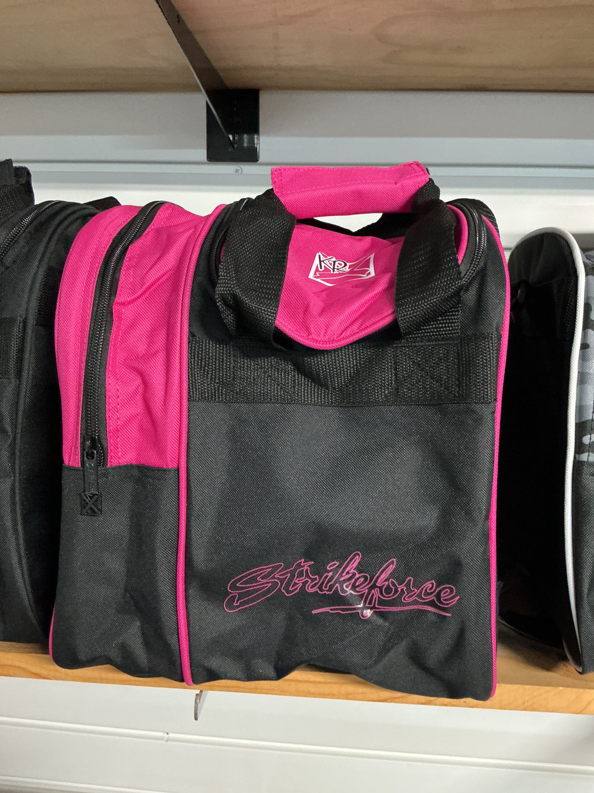 Strikeforce KR Rook Single Tote, pink 8165